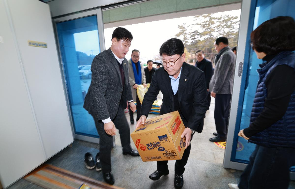 설 명절 맞이 전통시장 방문 및 노인요양시설 방문  첨부이미지 : 1U7A5342.JPG