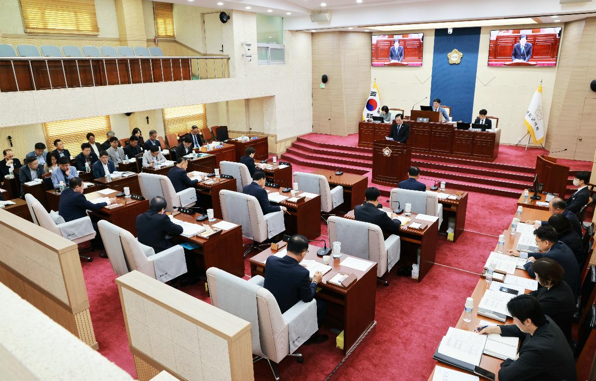 제333회  임시회 군정 질문답변(군수님)  첨부이미지 : 1U7A8852.JPG