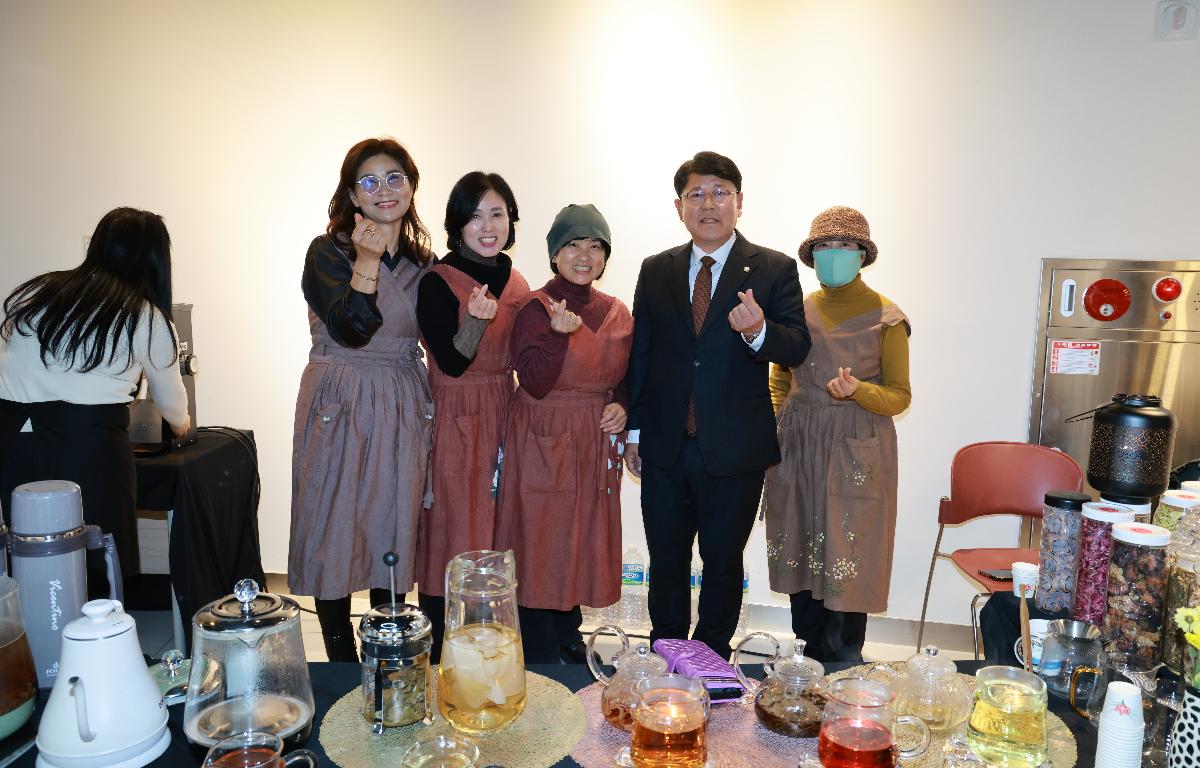 제2회 붓으로 그려보는 힐링필묵소묘 회원전 첨부이미지 : 1U7A9021.JPG