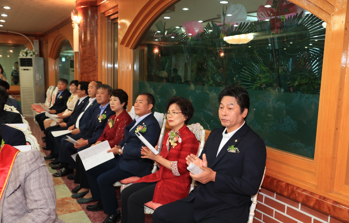 국제로타리 완도클럽회장단 이·취임식 첨부이미지 : 국제로타리 완도클럽회장단 이취임식 (2).JPG