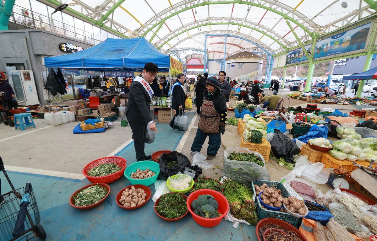 설 명절 맞이 전통시장 방문 및 노인요양시설 방문    첨부이미지 : 1U7A5248.JPG