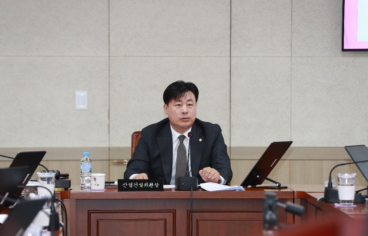 제319회 완도군의회 임시회  첨부이미지 : AC4I9907.JPG