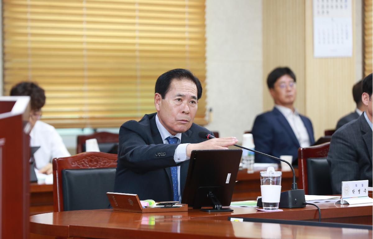 제319회 완도군의회 임시회  첨부이미지 : AC4I9918.JPG