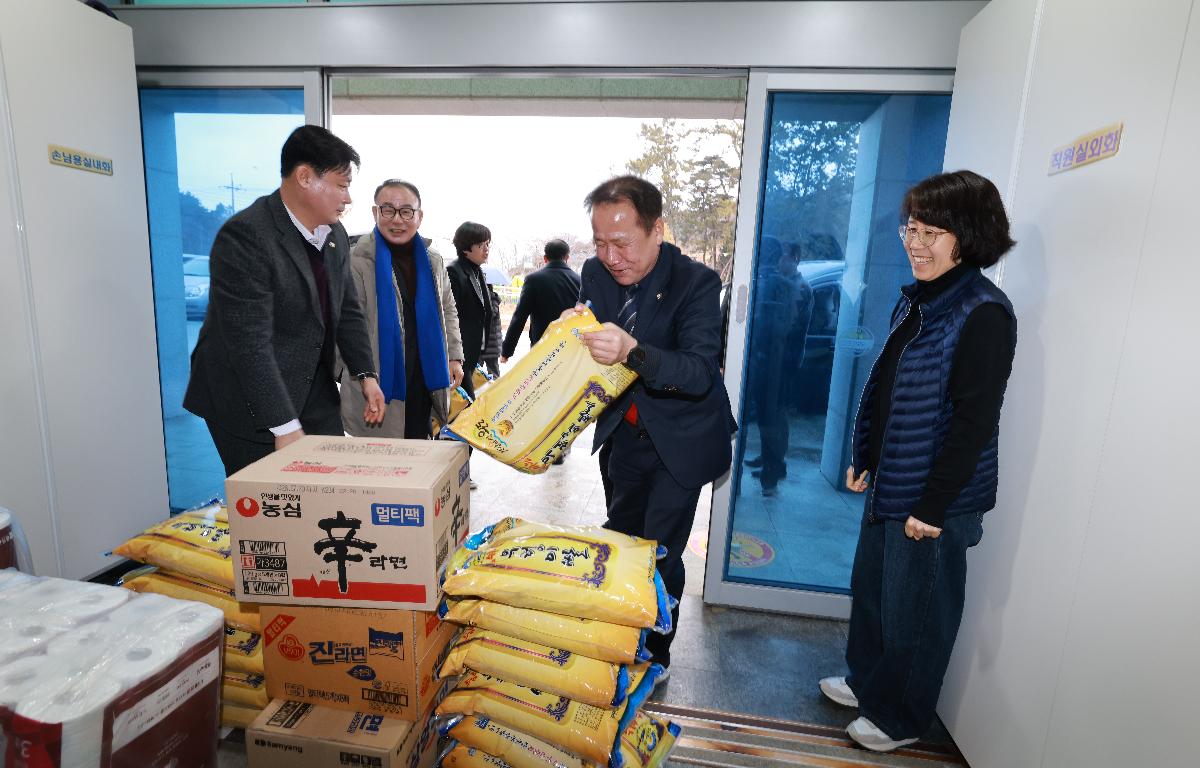 설 명절 맞이 전통시장 방문 및 노인요양시설 방문    첨부이미지 : 1U7A5359.JPG