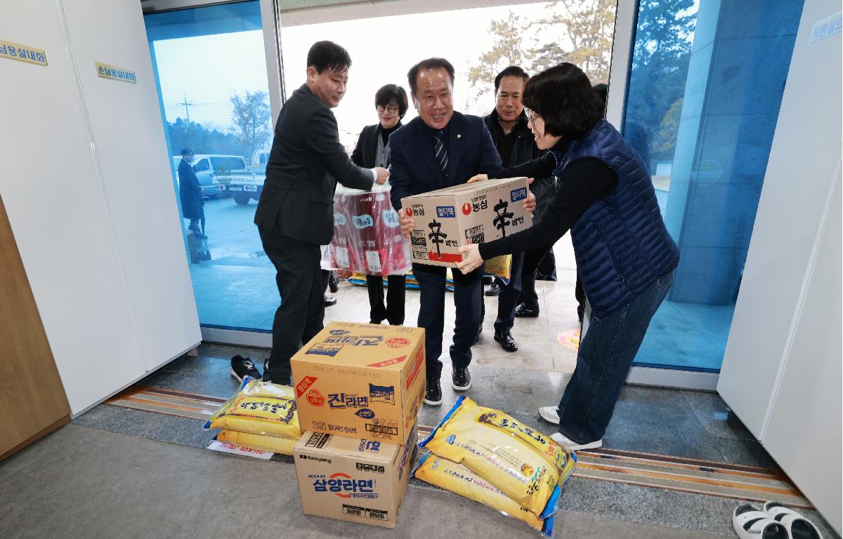 설 명절 맞이 전통시장 방문 및 노인요양시설 방문    첨부이미지 : 1U7A5346.JPG