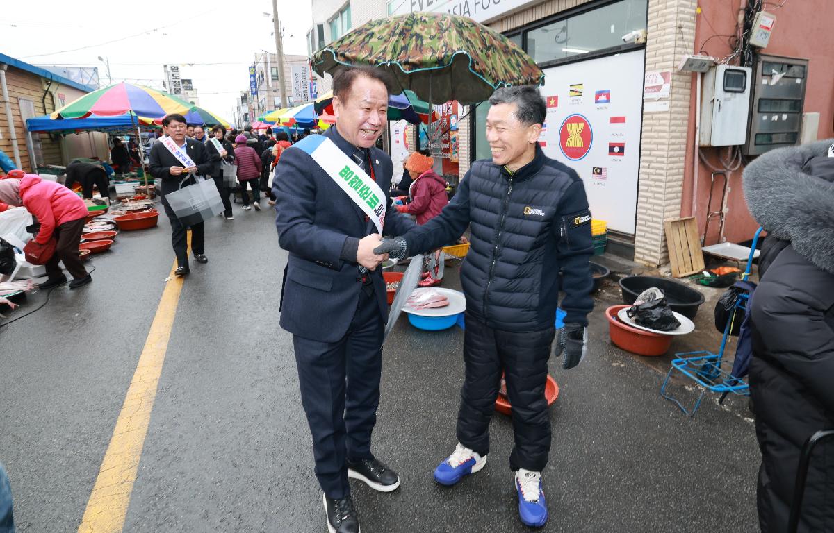 설 명절 맞이 전통시장 방문 및 노인요양시설 방문    첨부이미지 : 1U7A5150.JPG