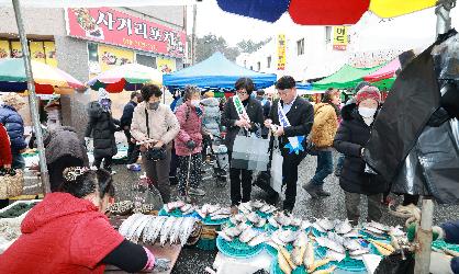 설 명절 맞이 전통시장 방문 및 노인요양시설 방문   