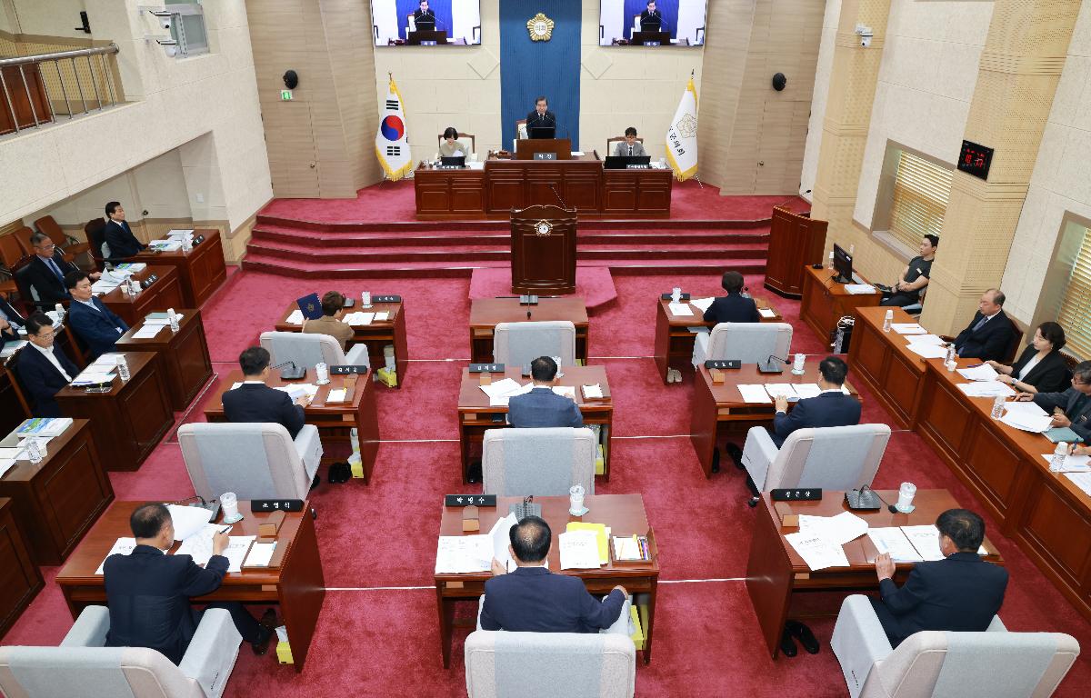제340회 완도군의회 임시회(군정 주요업무 추진실적 보고.청취) 첨부이미지 : 1U7A7662.JPG