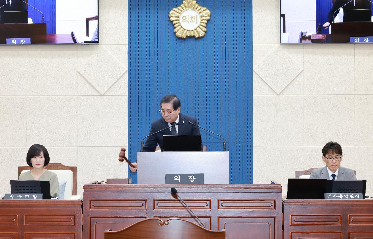 제340회 완도군의회 임시회(군정 주요업무 추진실적 보고.청취) 첨부이미지 : 1U7A7572.JPG